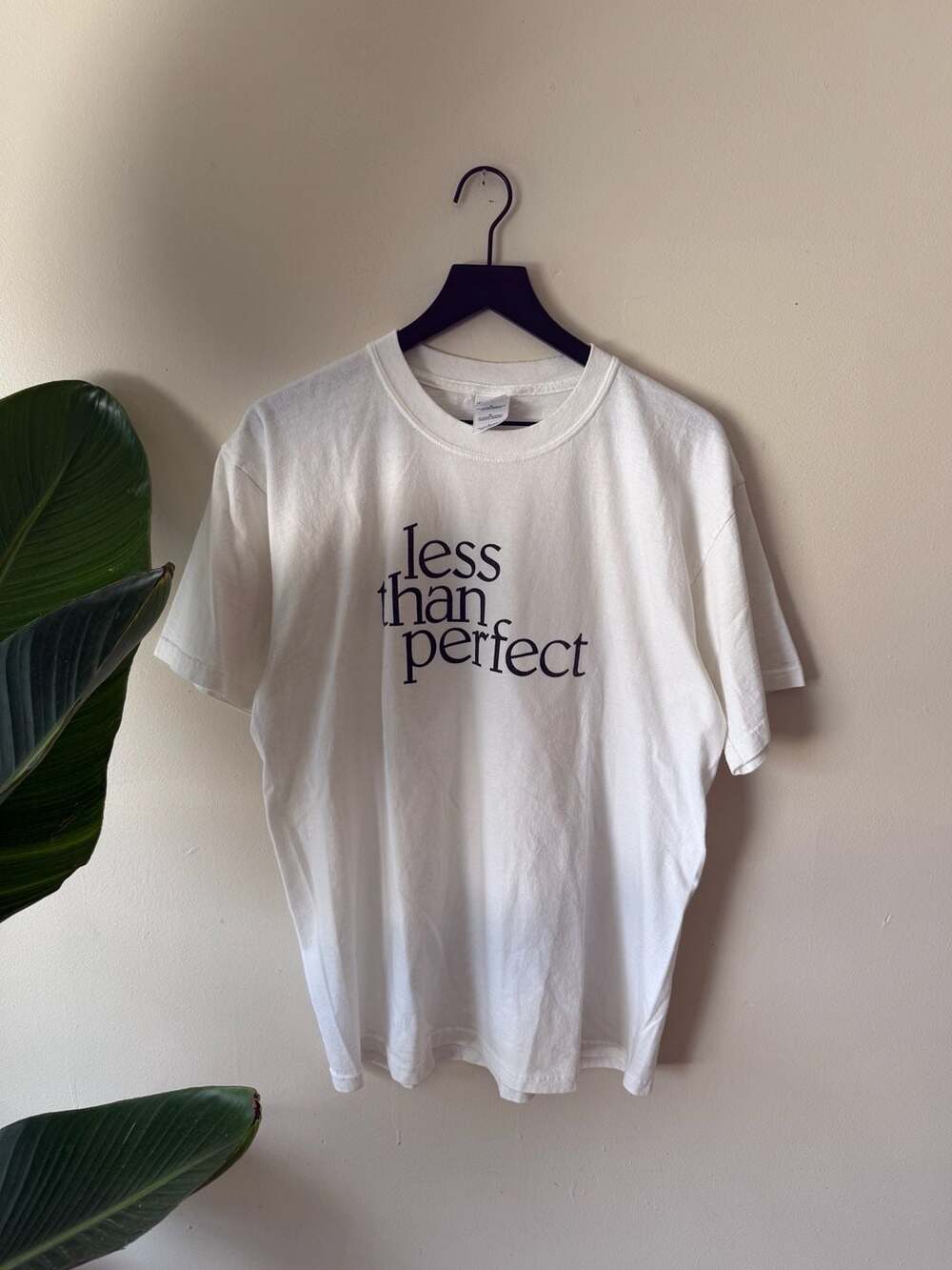 Gildan Less Than Perfect T-Shirt Size L White Cotton